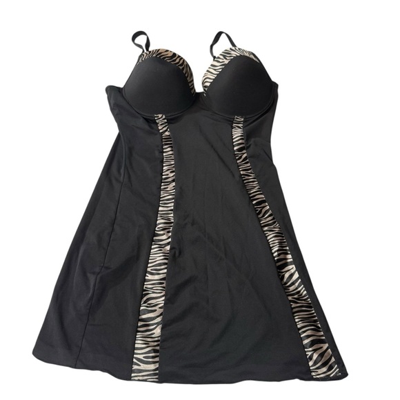 Marilyn Monroe collection body hugging full bustier - Picture 6 of 10